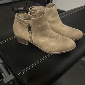 Maurices Brown Ankle Bootie. Women’s Size 8
